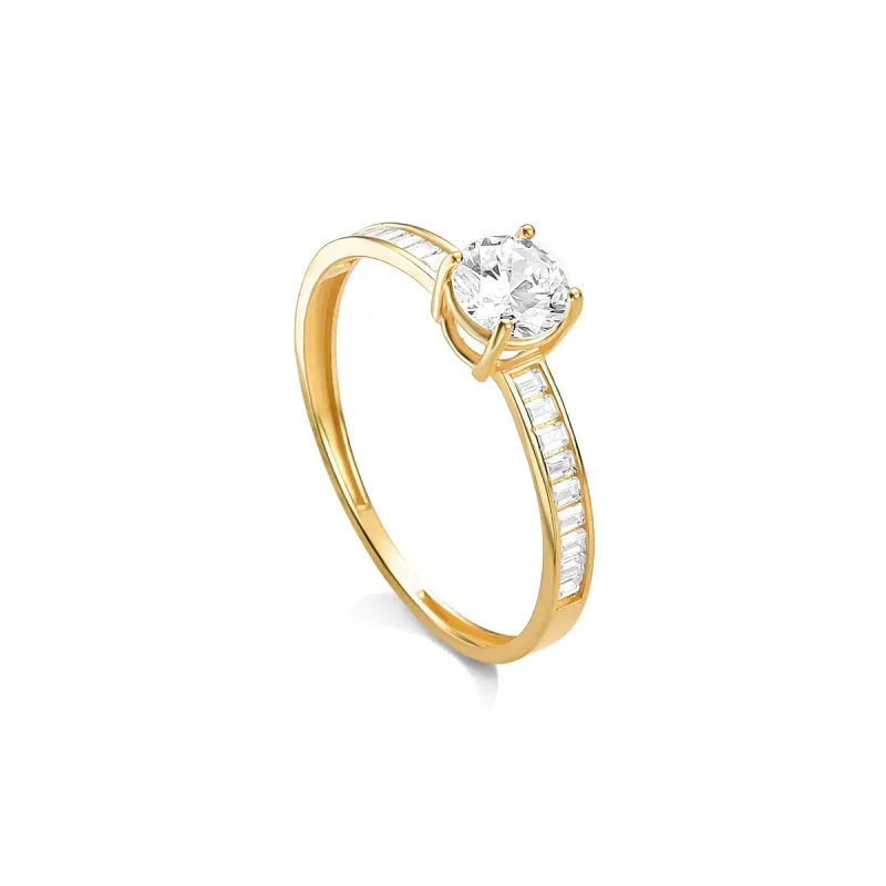 Close do Anel Aparador Cravejado com Zircônias em Ouro Amarelo 10K